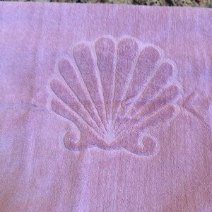 Vintage Cannon Pink Seashell Embossed Bath Towel Set of 2  with embossed Waves